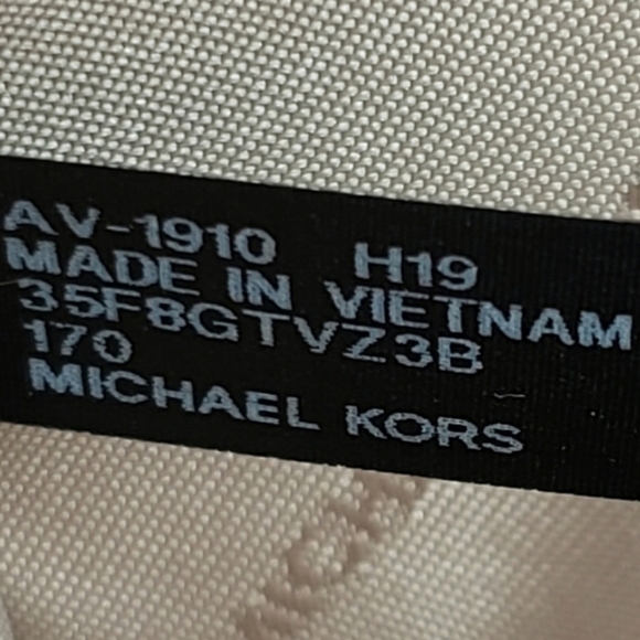 Michael Kors Jet Set LG Wallet - Picture 5 of 6